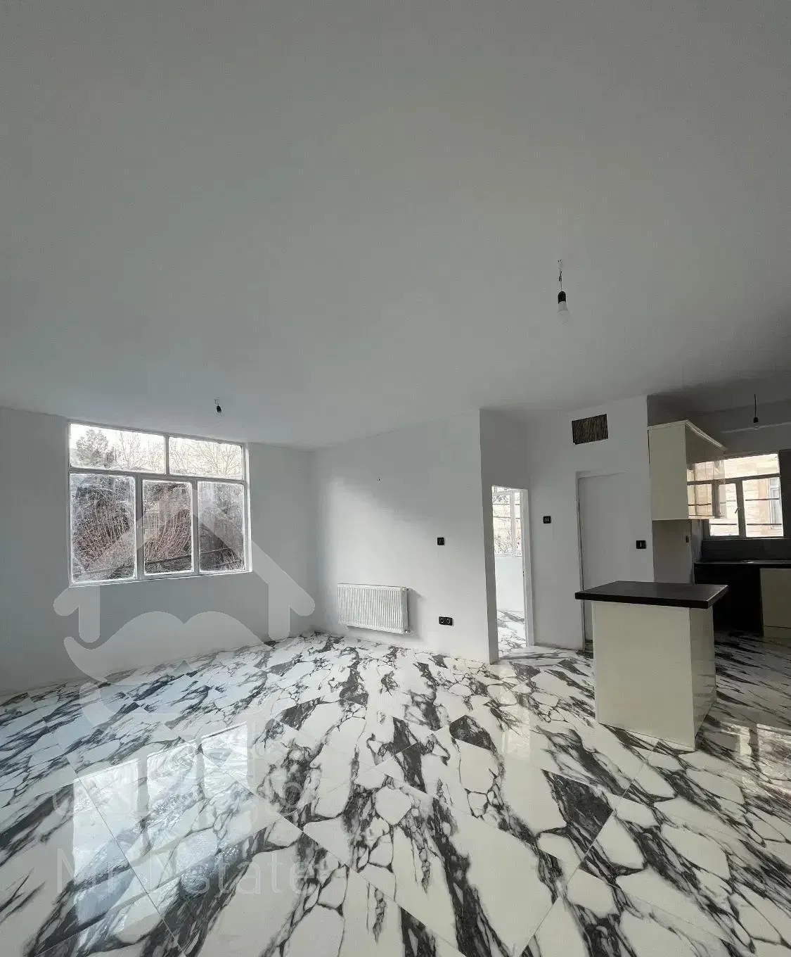 ظفر ۱۱۰متر بنای اداری مستقلاتی+حیاط و بام اختصاصی