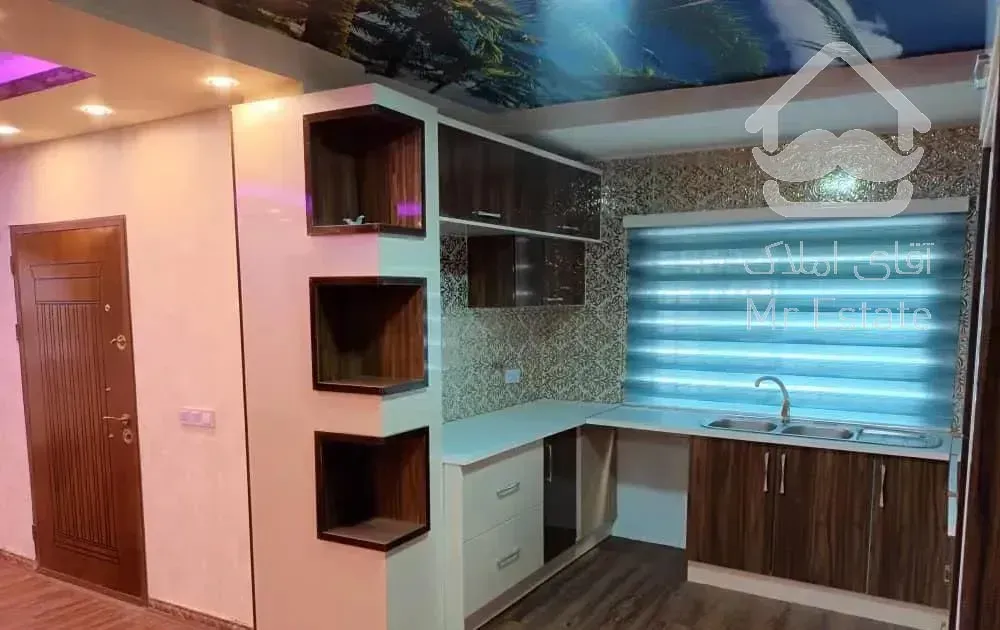 سیصد متری سند دار