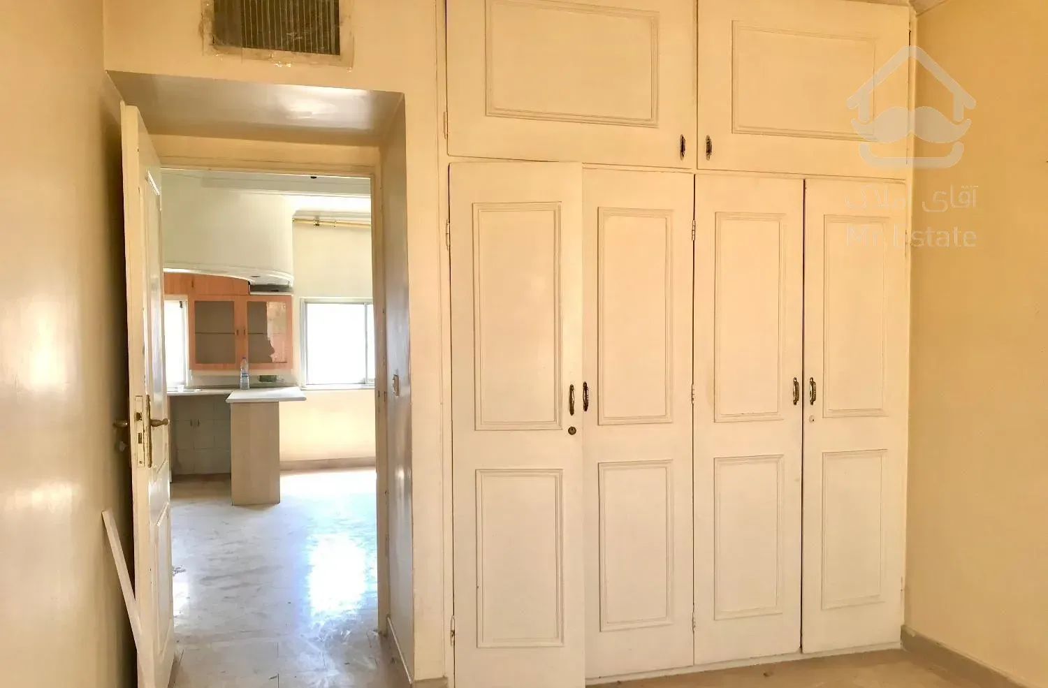 فروش 2 آپارتمان مسکونی و1 واحد تجاری 42 متری