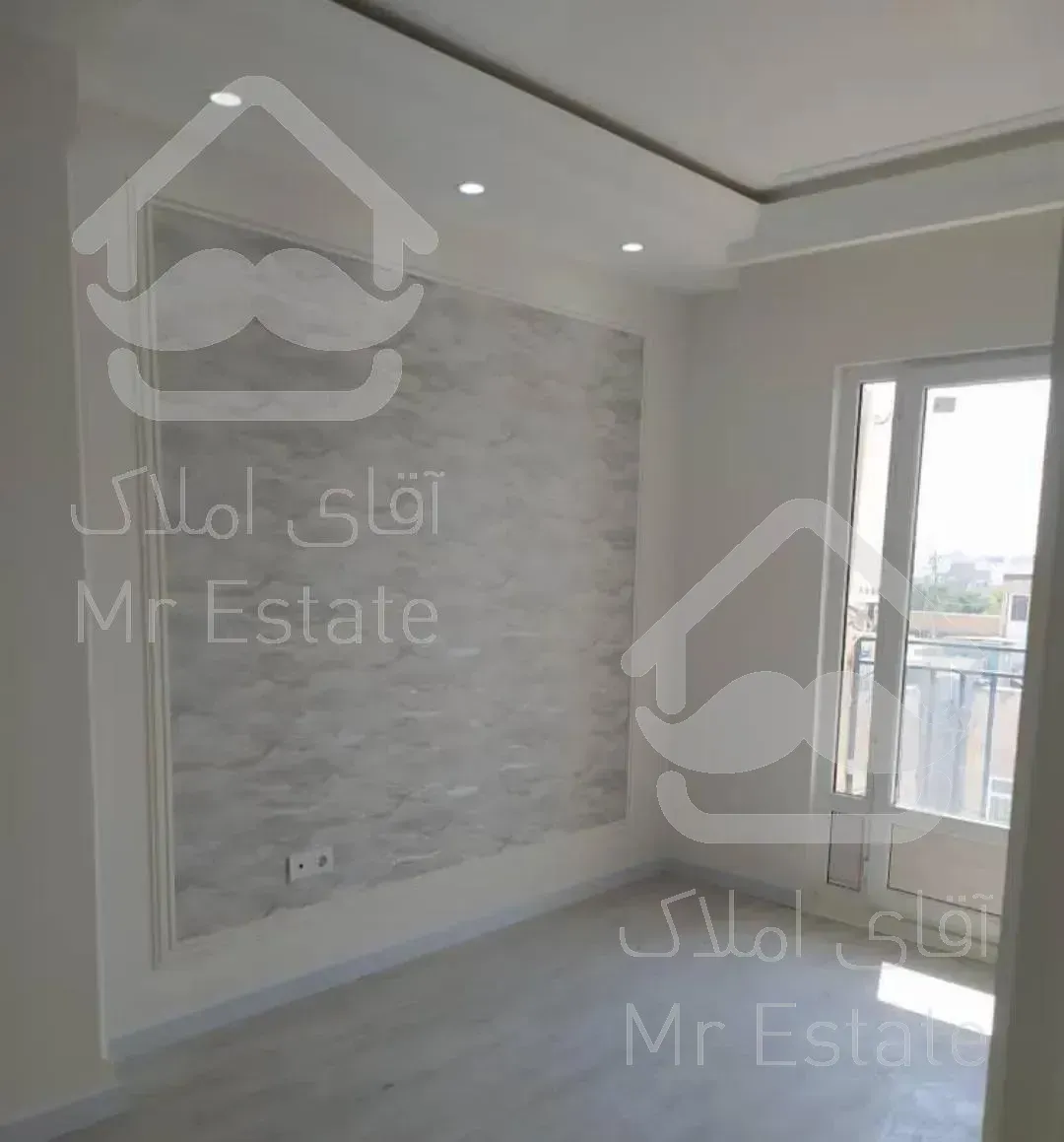 ۱۴۳ متر نوساز  /  ۲ پارکینگ سندی