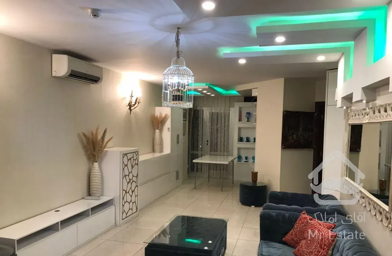 70 متر/2 خواب/ پارکینگ دار