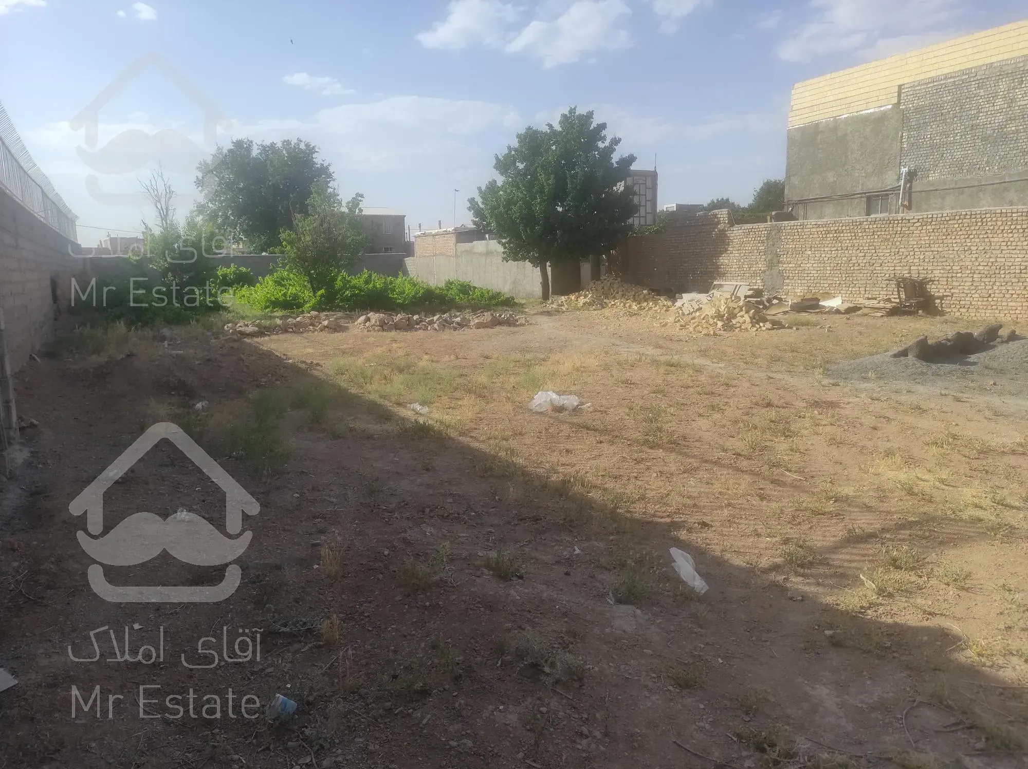 یه قطعه زمین شهر کارچان