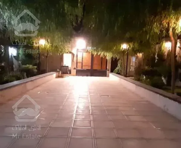 614متر زمین 300 متر ویلا تریبلکس