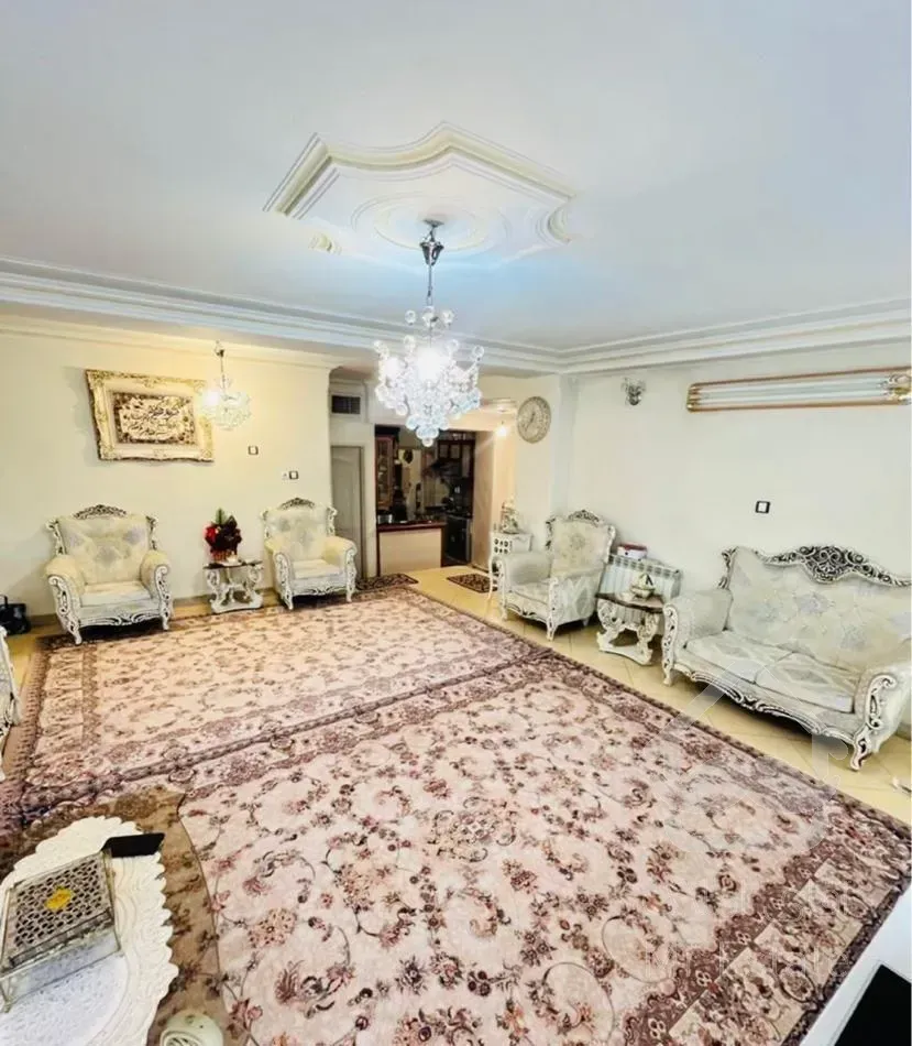 آپارتمان ۷۵ متر/دو خواب/چسب مترو/سالن پرده خور