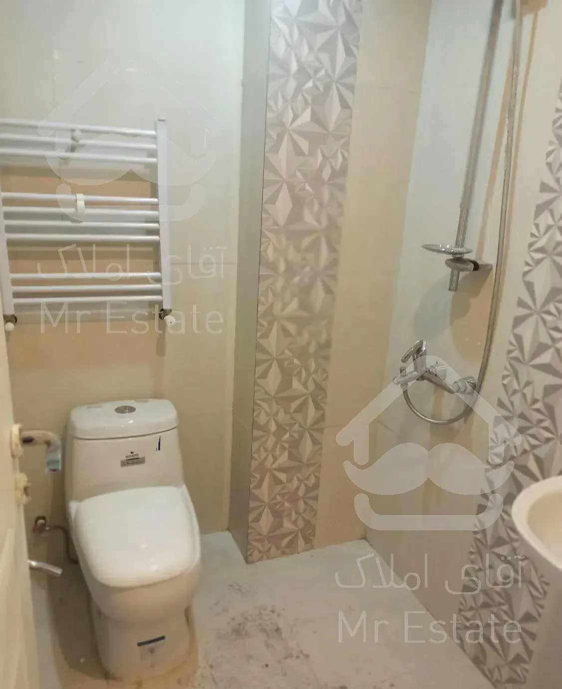 آپارتمان ۱۴۵متری۳خواب طبقه اول