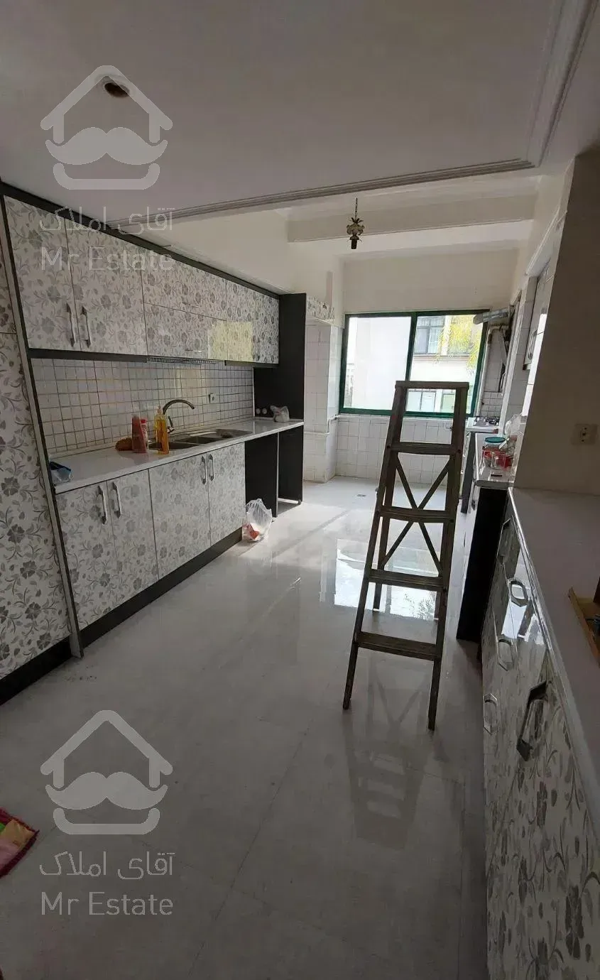 آپارتمان ۱۳۰ متری واقع در مجتمع نور