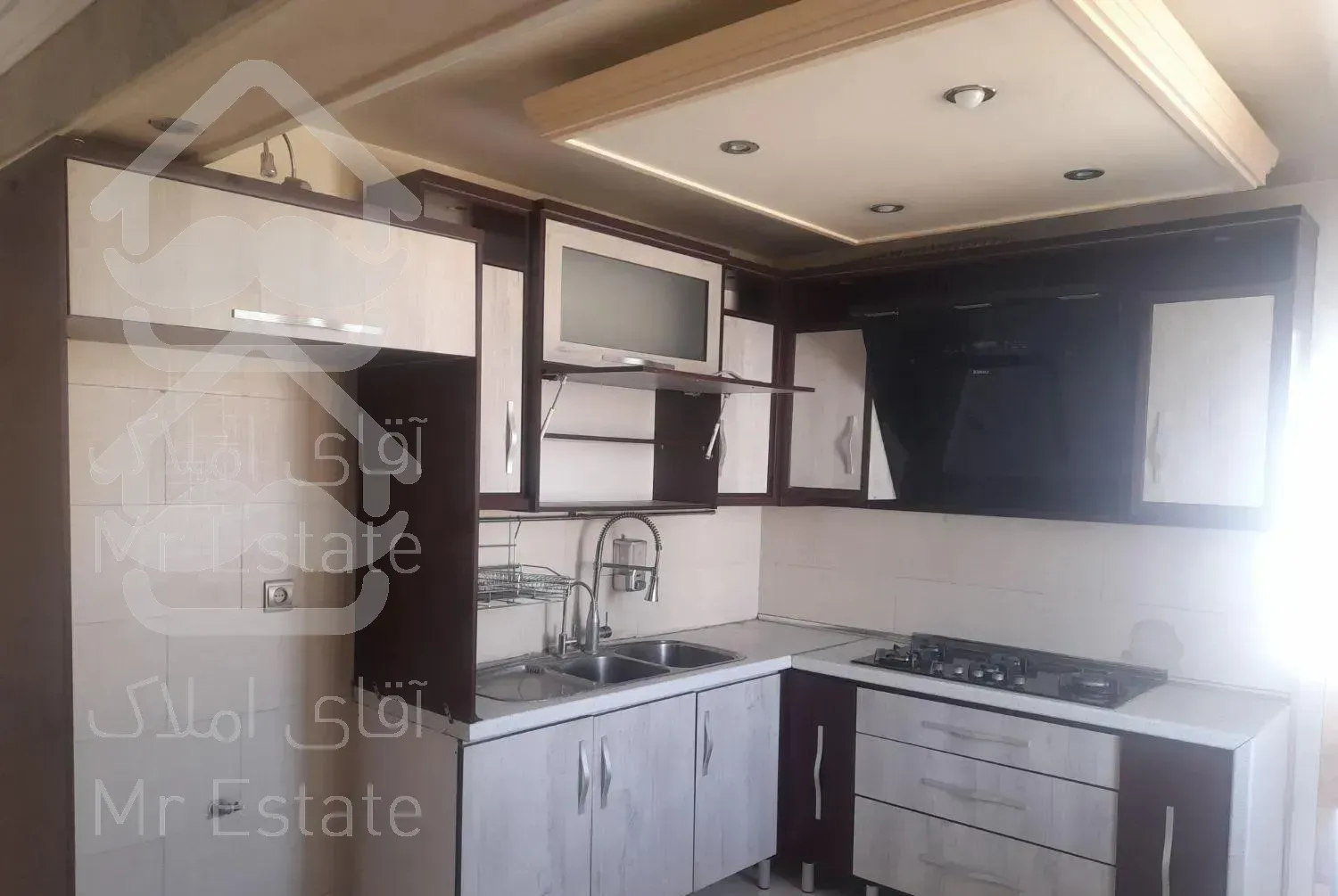 آپارتمان ۱۰۰ متری دو خوابه فول امکانات