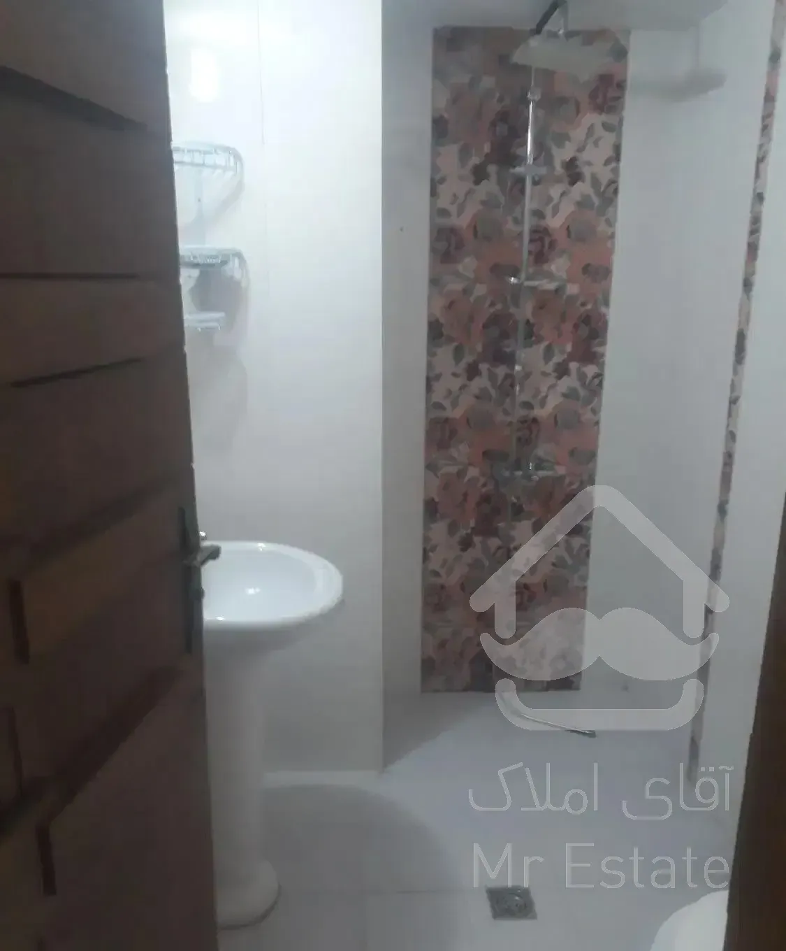 آپارتمان طبقه دوم