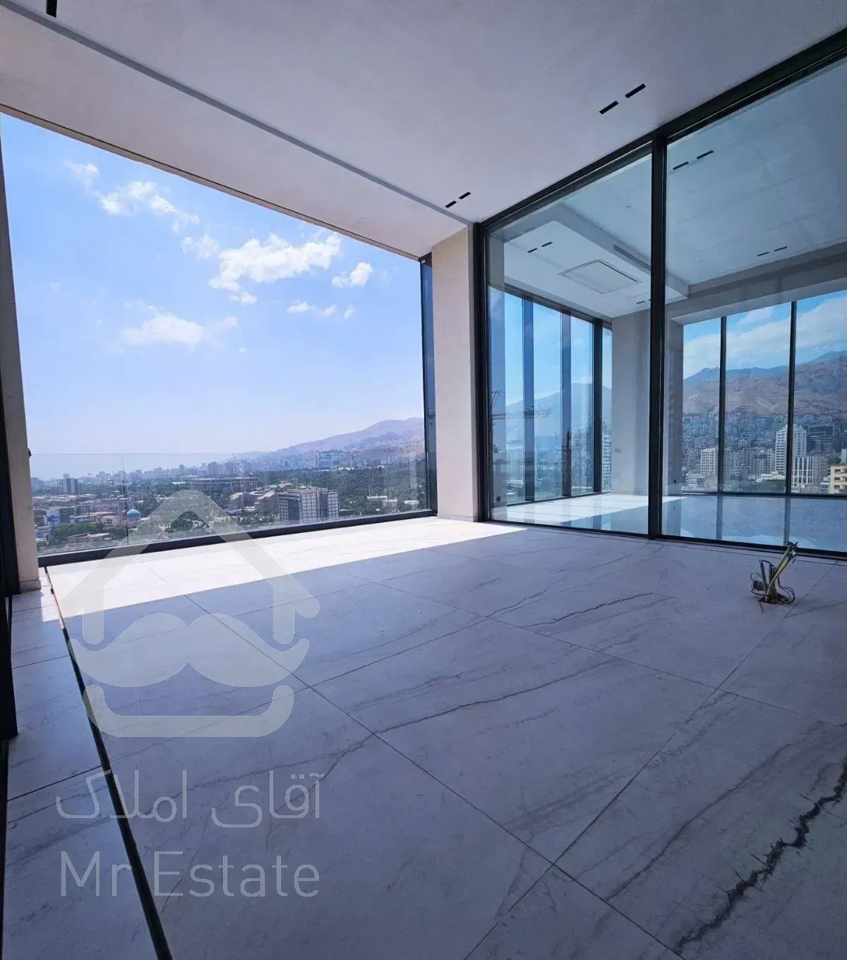 نیاوران 420 متر ویو ابدی /تاپ لوکیشن