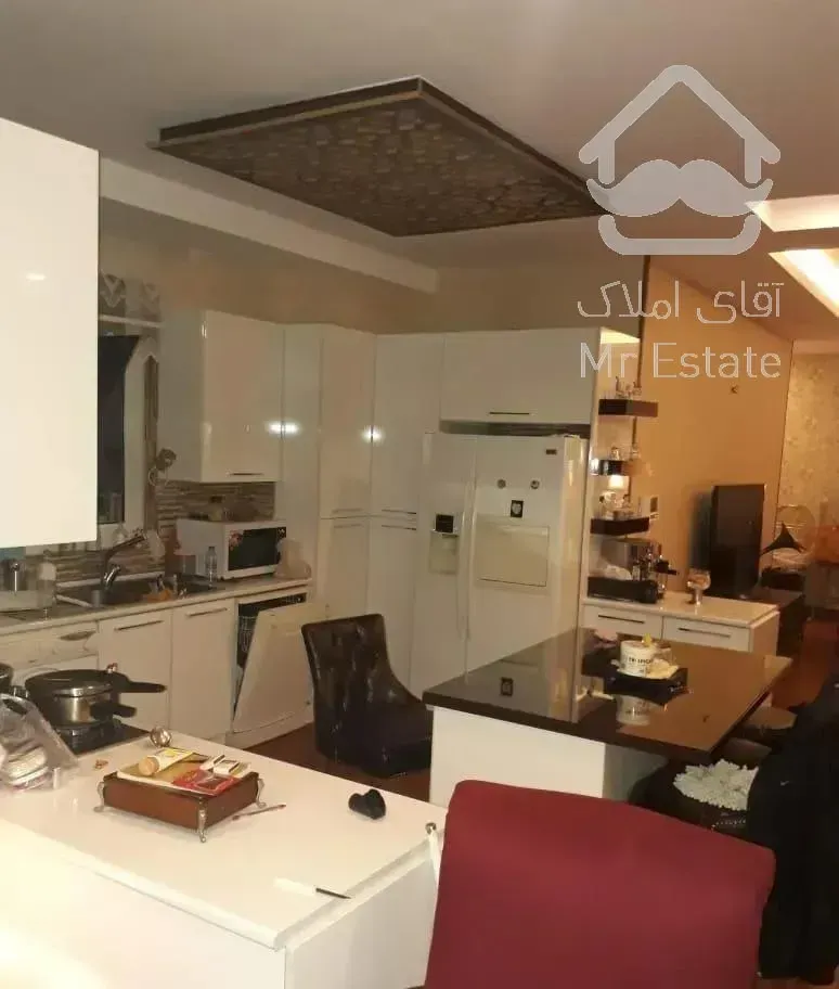 جماران ۱۶۰ متر طبقه دوم ۳ساله