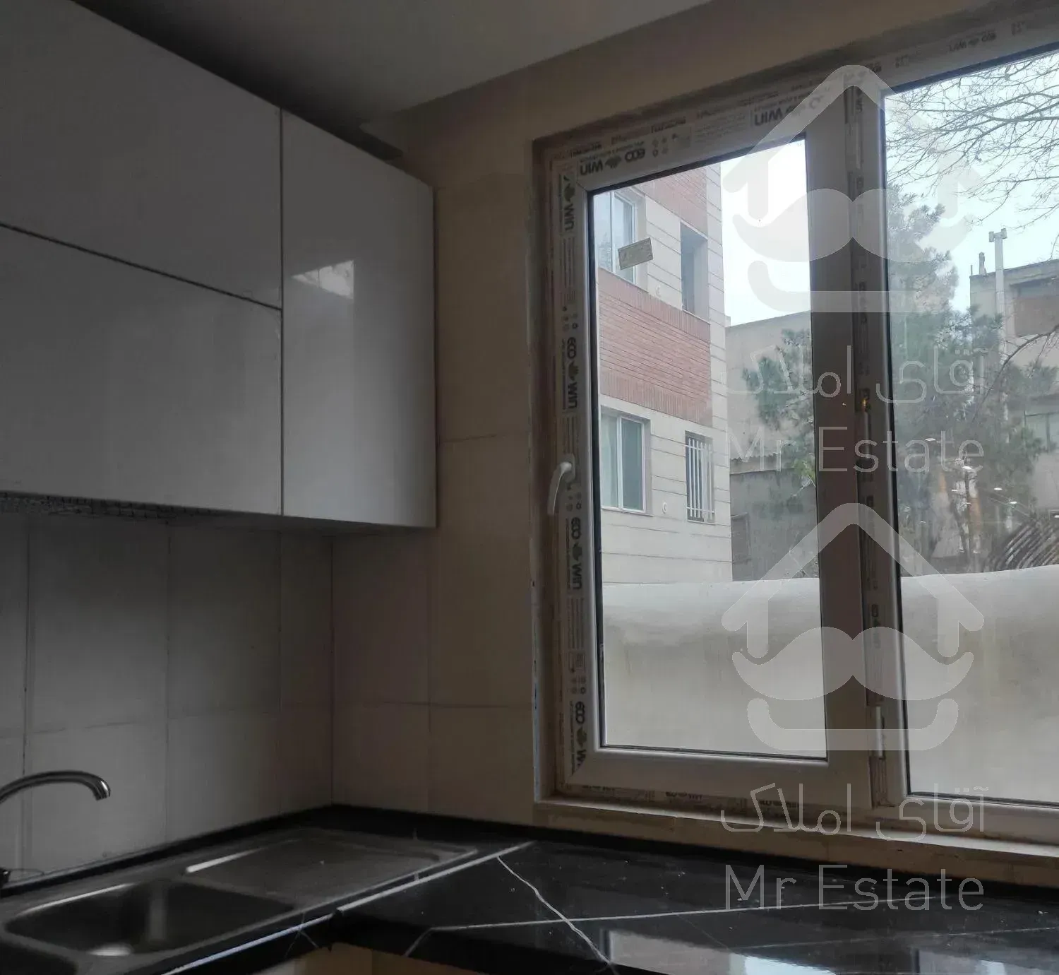 کلیدنخورده ۵۰متری فول امکانات