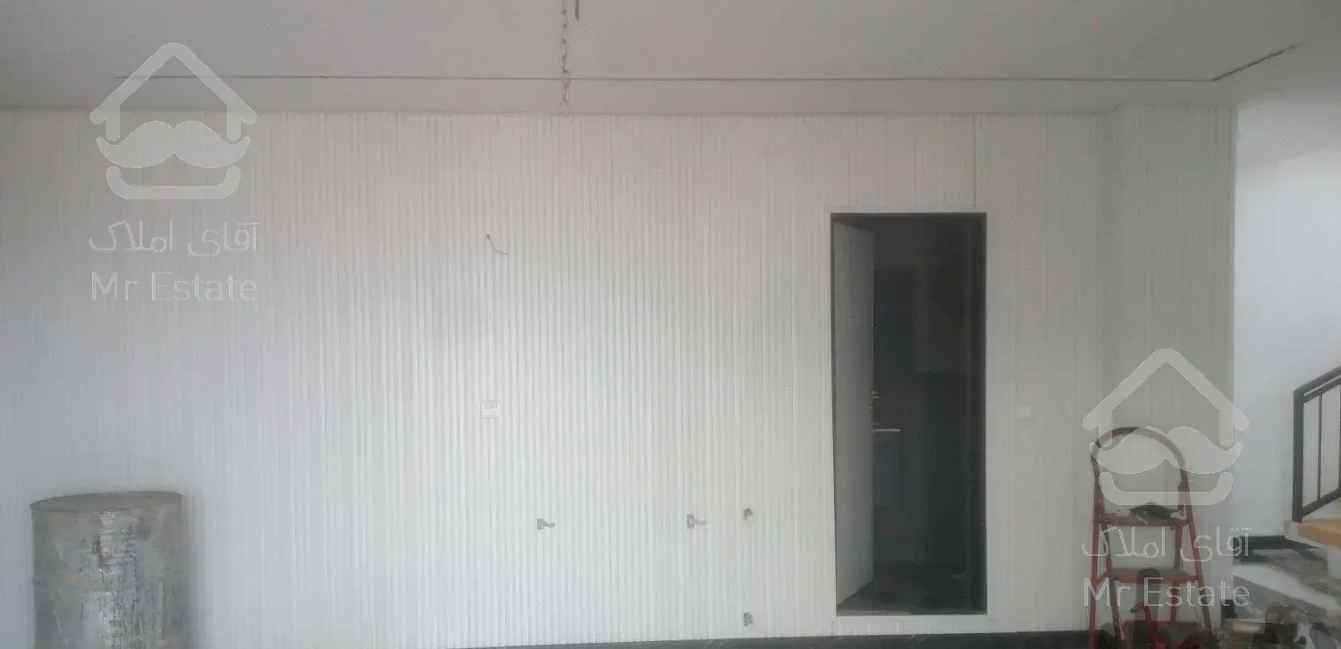 نصب پوستر وکاغذ دیواری