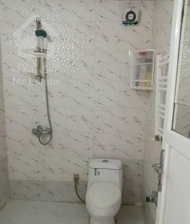 داری حیاط ۲۵ متری ، منظره  زیبا ،نورگیر