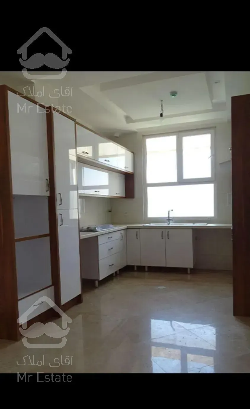 آپارتمان ۱۳۰متری  نوساز نورگیر