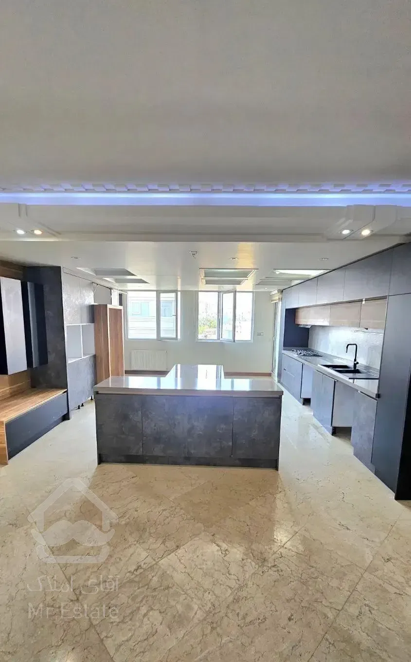 ۱۰۵ متر / ۲ پارکینگ سندی