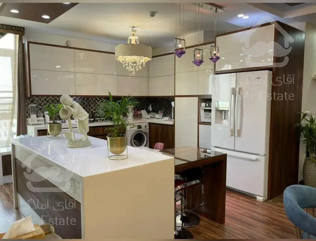 فروش آپارتمان ۱۳۵ متری در برج مهتاب