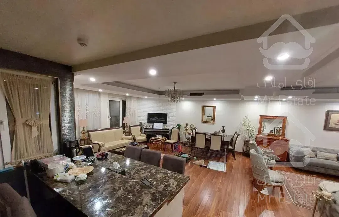 ١٥٦ متر آپارتمان شیان تک واحد یک طبقه پارکینگ مجزا