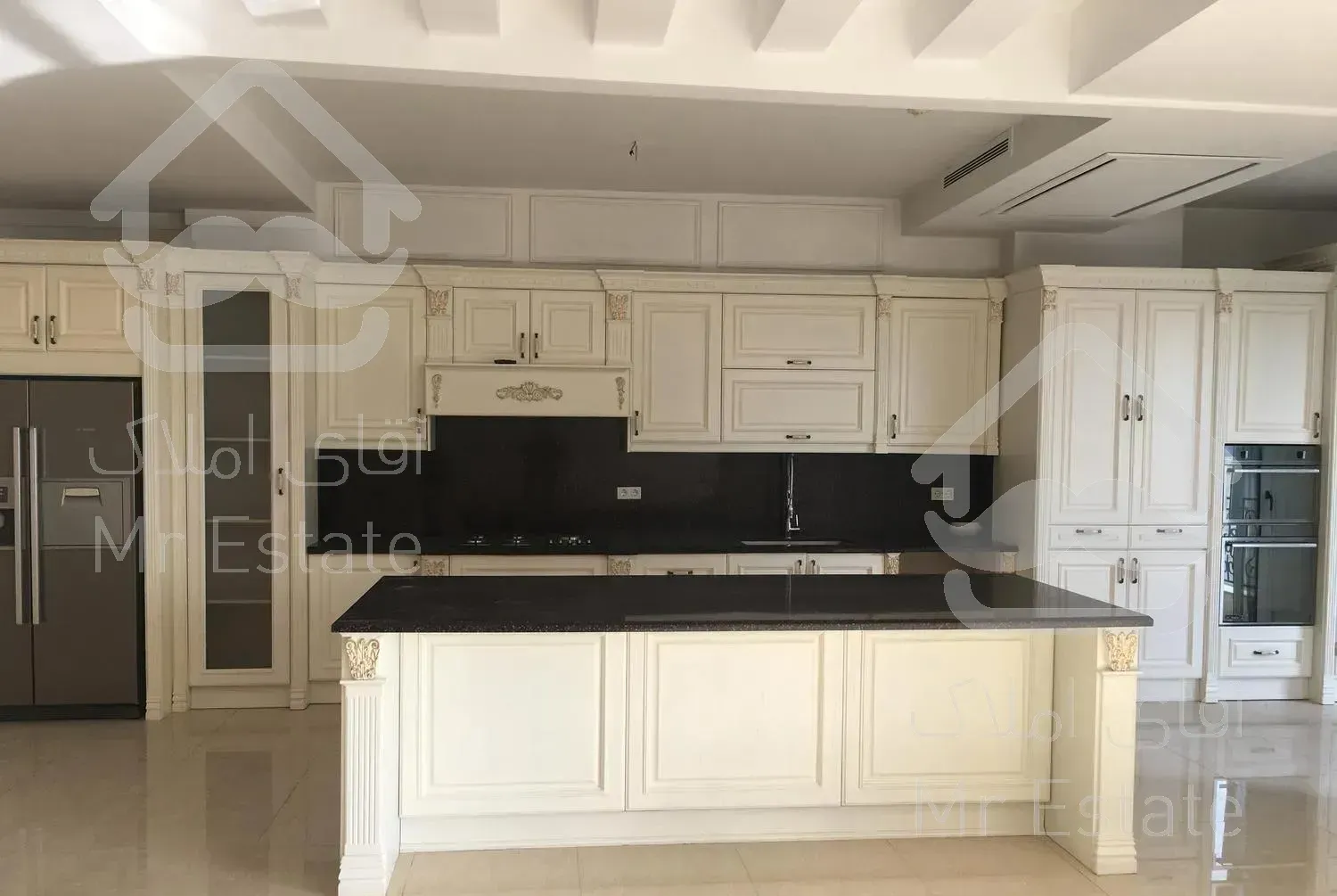 آپارتمان ١٩٥ متر آجودانیه