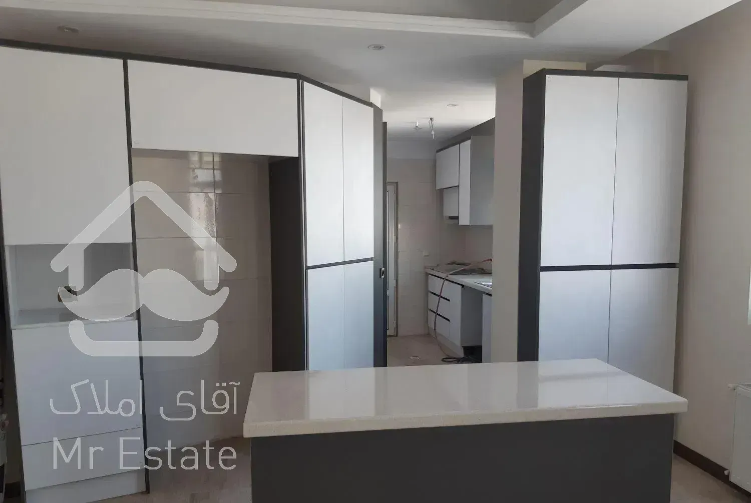 ۱۳۵متر سه خواب نوساز فول (خ تاجری خ پورعبدی)