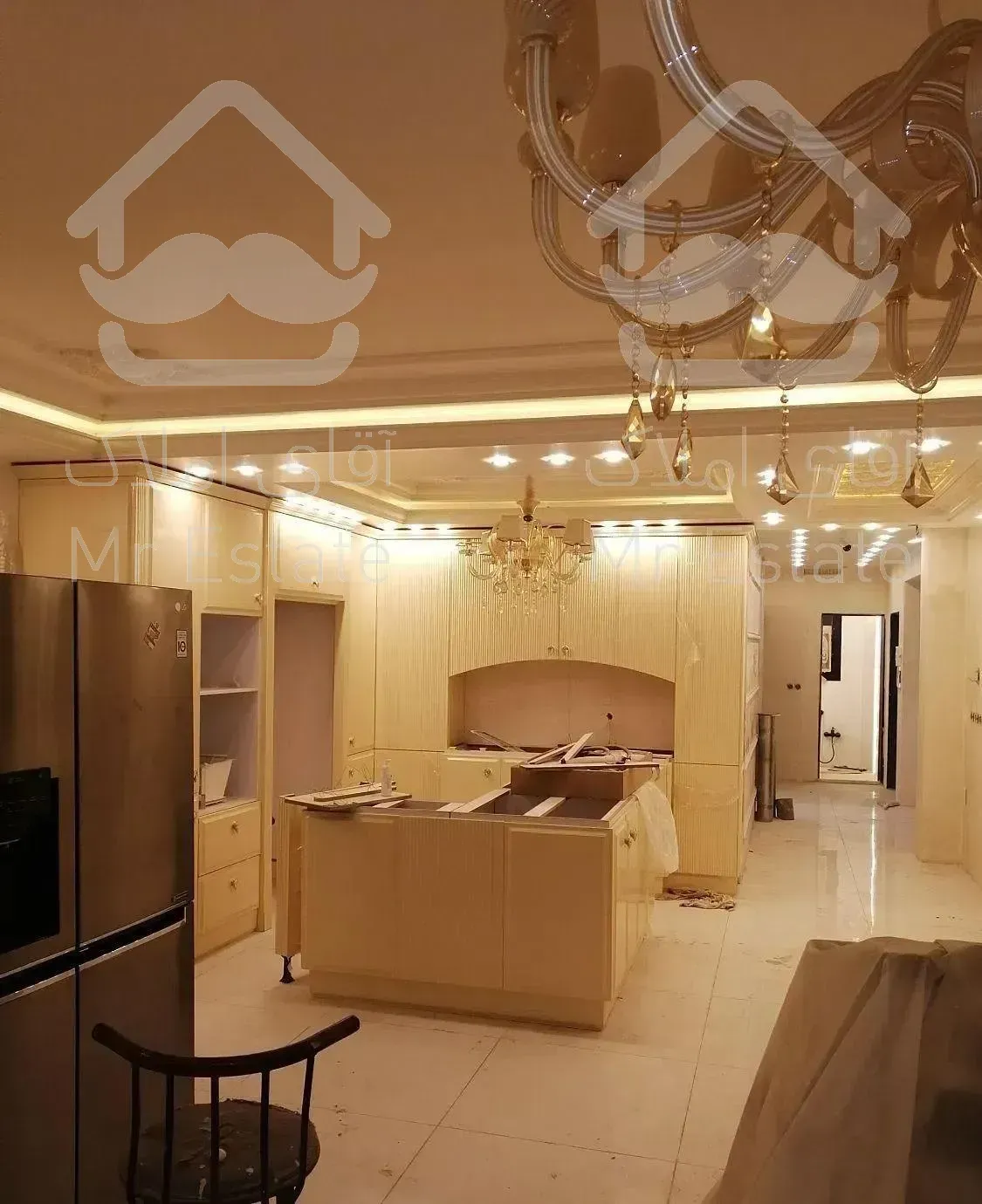 آپارتمان 220 متری 3 خواب  مشتاق