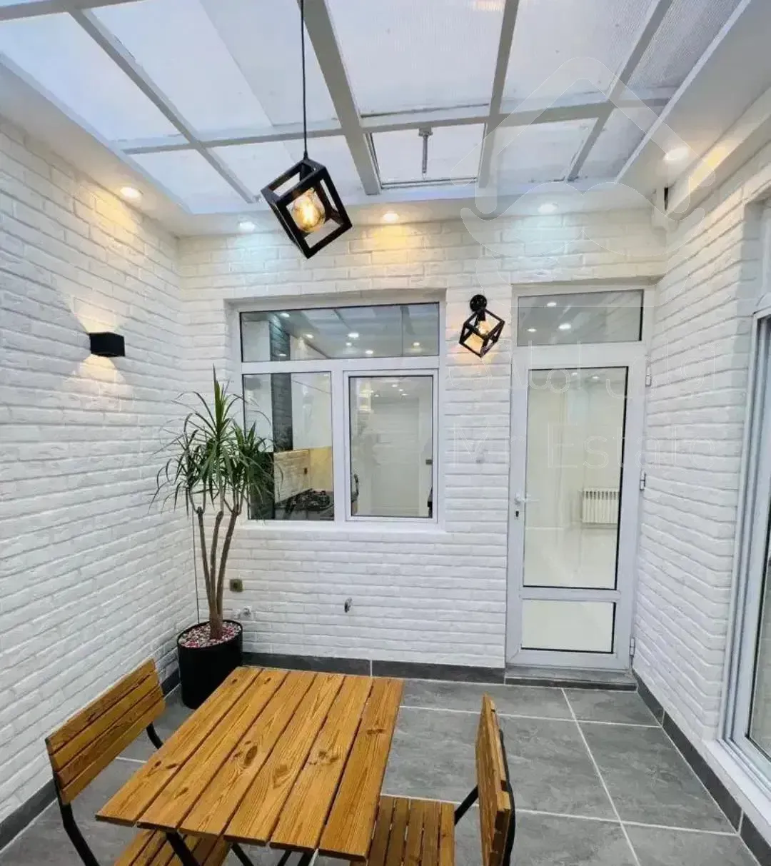 ۶۰ متر فول امکانات با ۱۵ متر حیاط خلوت