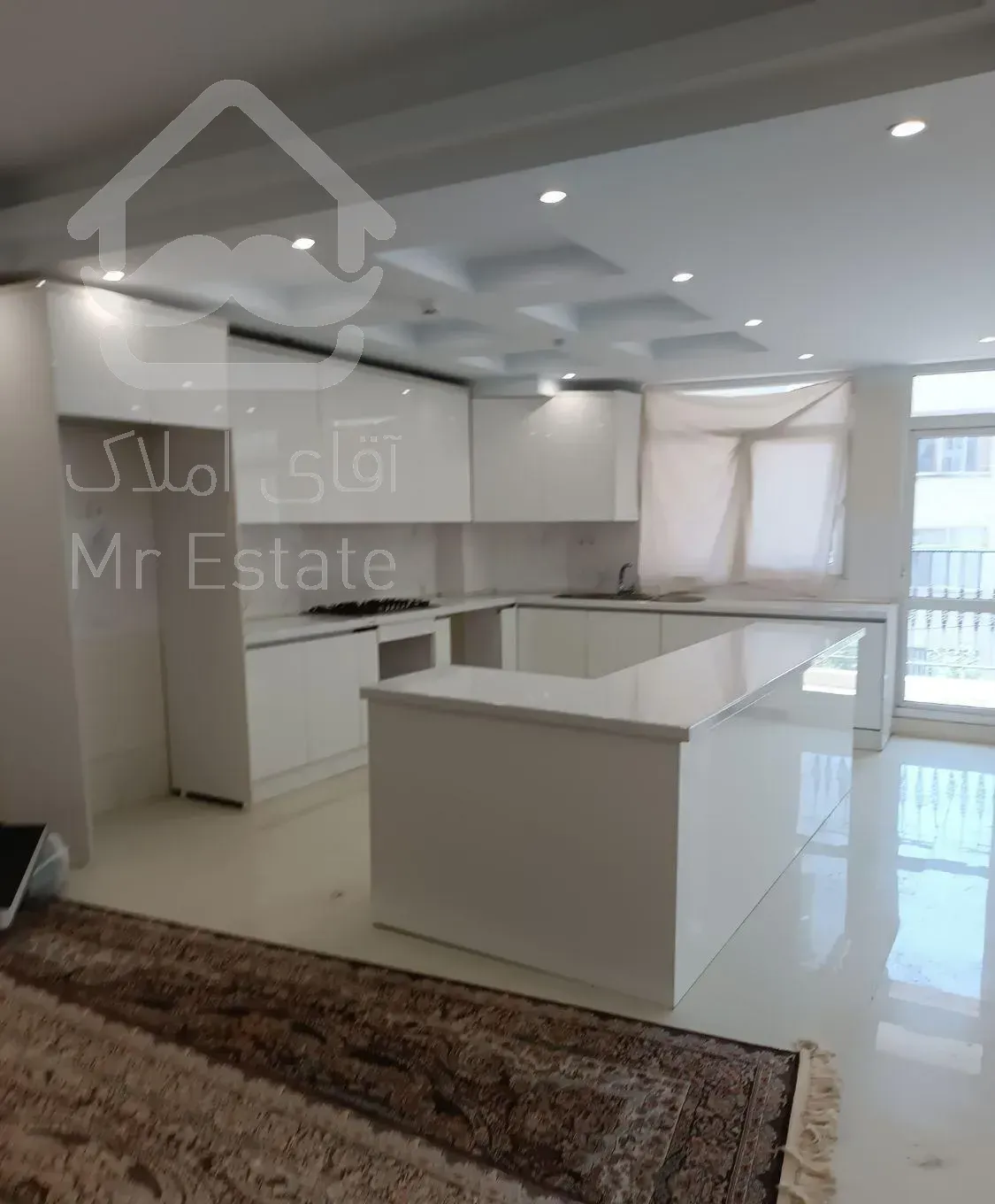 ۱۴۲ متری تک واحدی در جنوب فلکه اول صادقیه