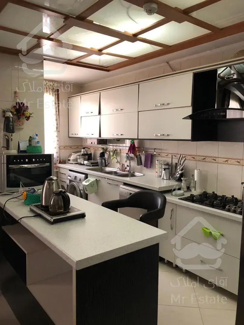 فروش ۱۳۰متربرج۳خواب.دریاچه/شهرک راه اهن/منطقه۲۲