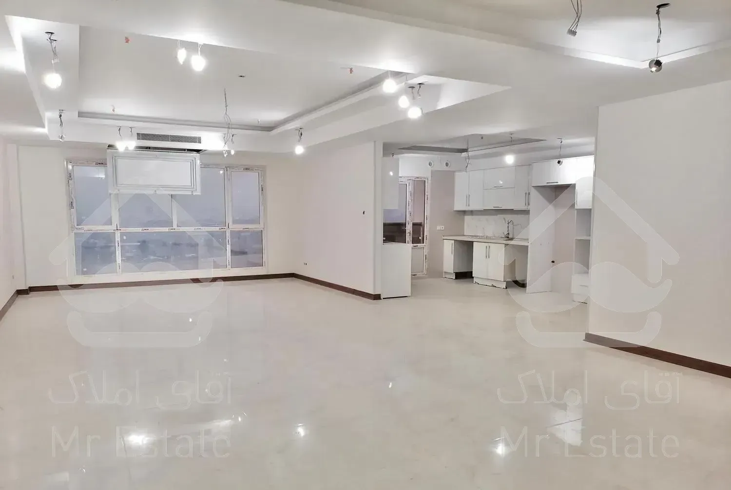 ۱۹۴متربرفرازجنگل‌های‌لویزان/در برج‌شاهانه رونیکا