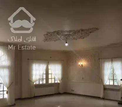 ۷۰متر طبقه۳ قدیمی ساز صادقیه