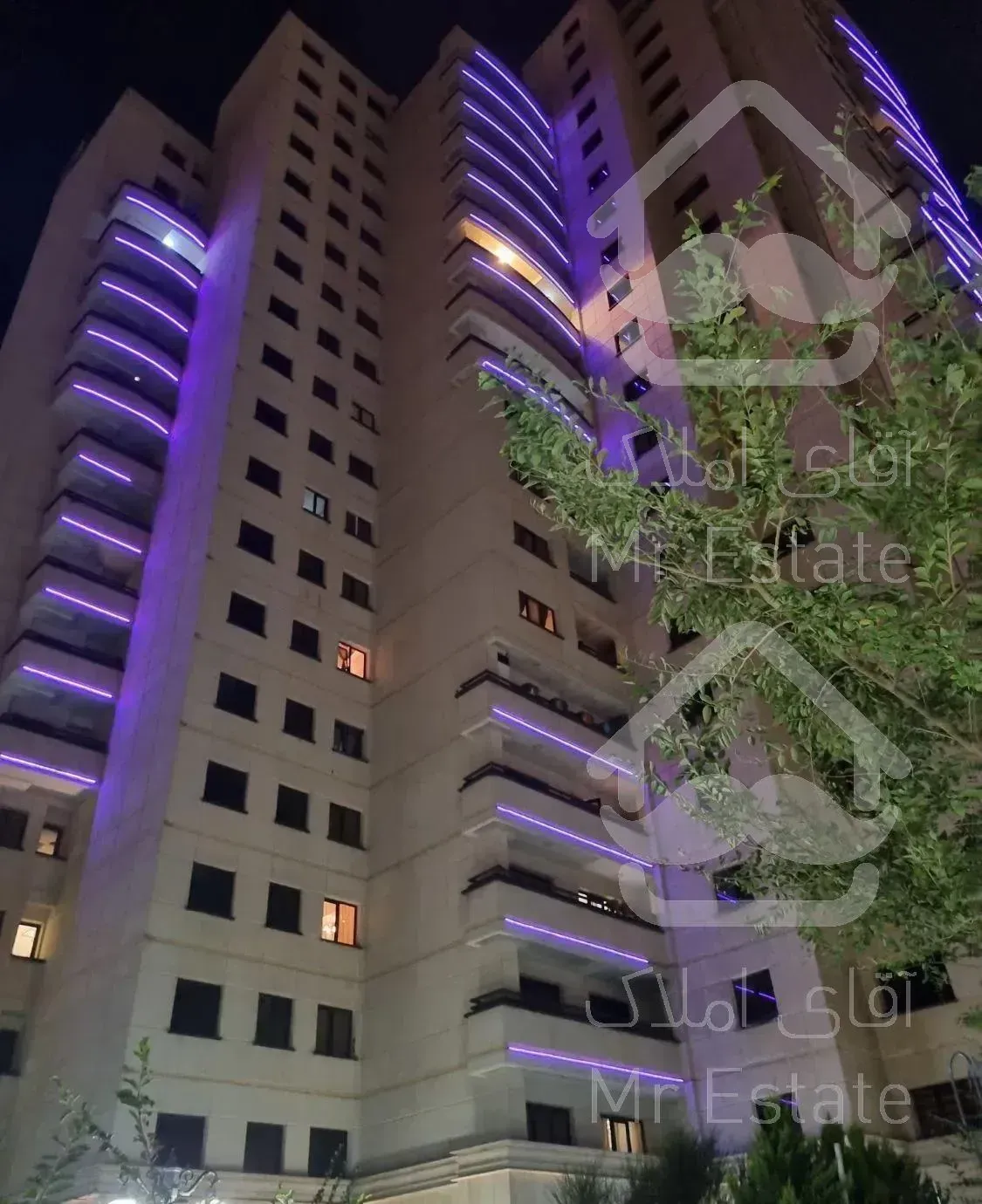 برج مجلل پاریز 180متر استخردار دریاچه چیتگر