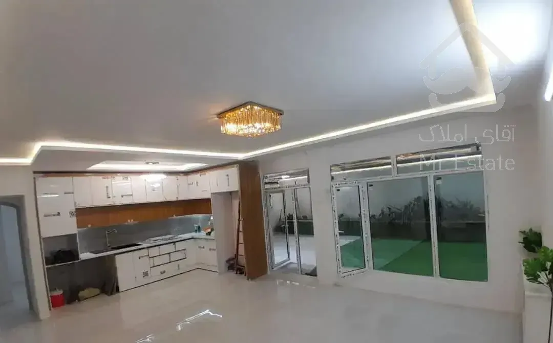 ۱۴۲ متر، ۸۰ متر بهمراه ۶۲ متر حیاط اختصاصی