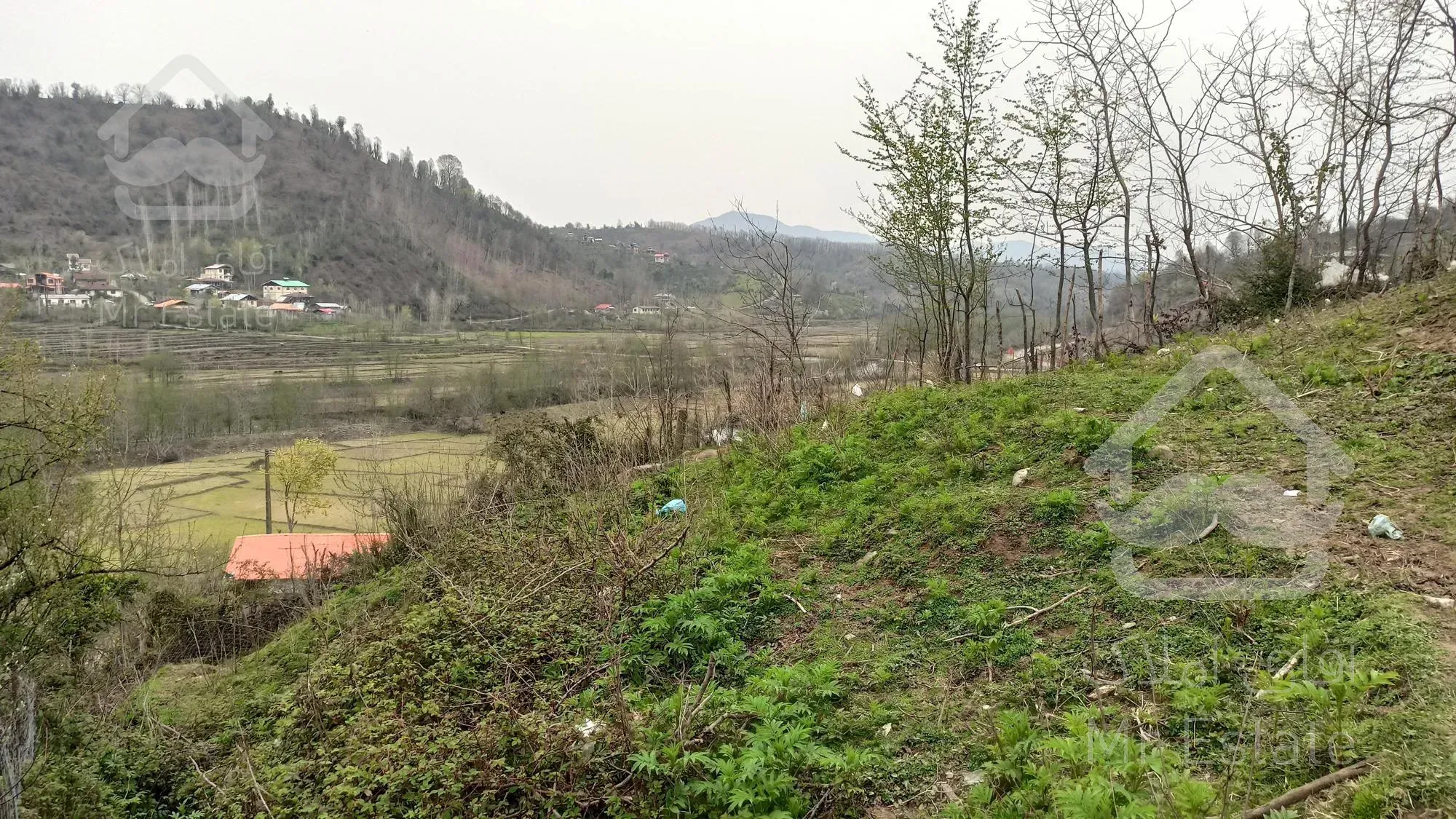 زمین ۳۰۰ متری در حومه اطاقور