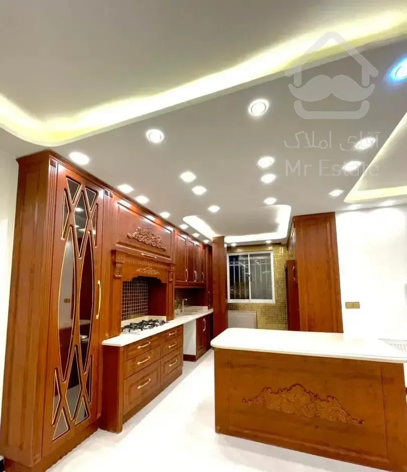 آپارتمان ۱۴۰ متری دو پارکینگ خوش قیمت کم واحد