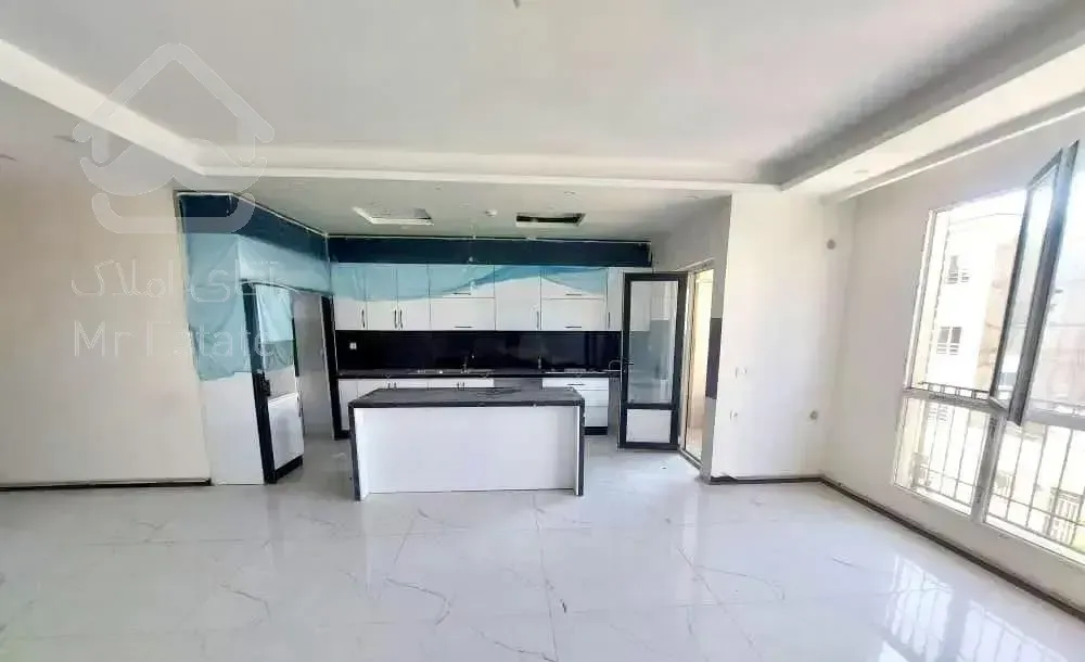 آپارتمان ۱۱۰ متر / تک واحدی / کلید نخورده