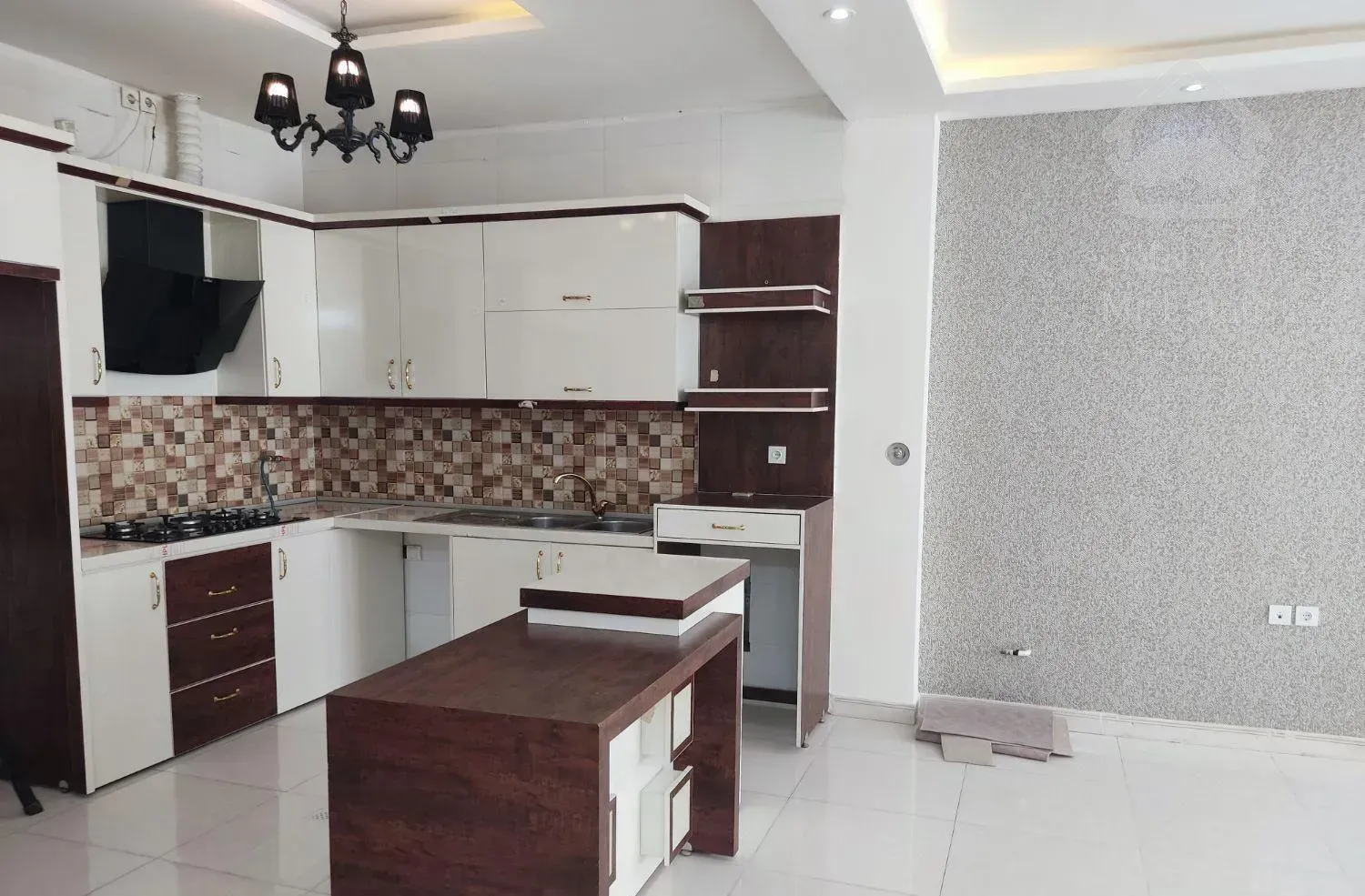 ۱۱۳ متر تک واحدی ۲ خواب در خ امام رضا ( چ دانش )