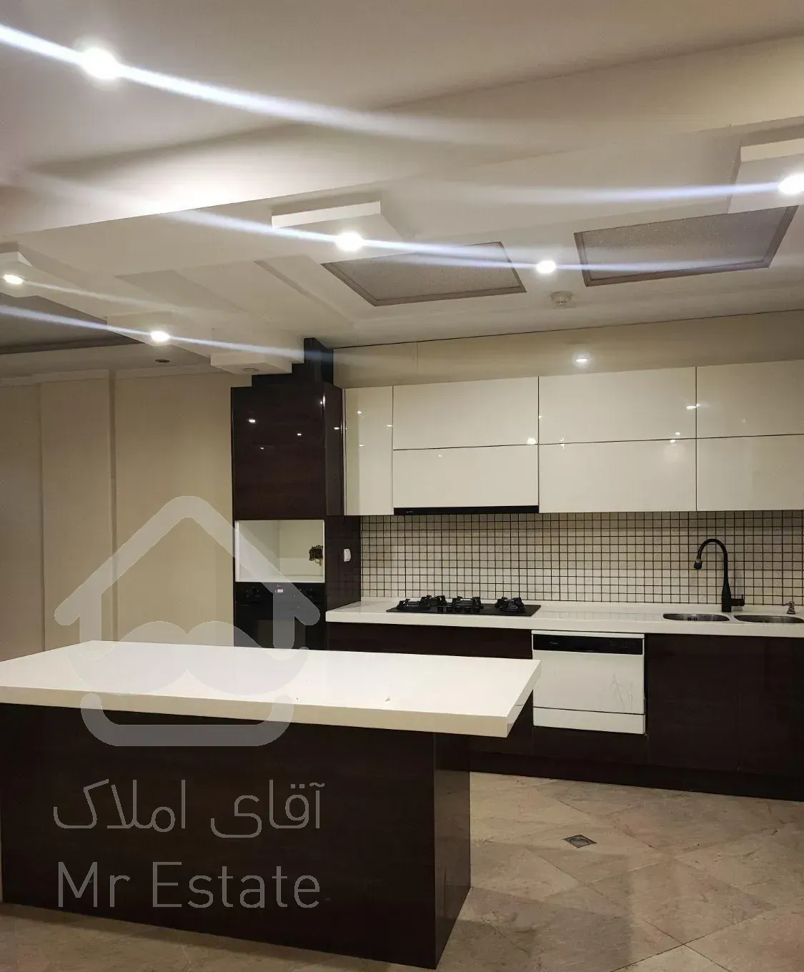 کوهسار / 122 متر / چشم انداز کوهستان