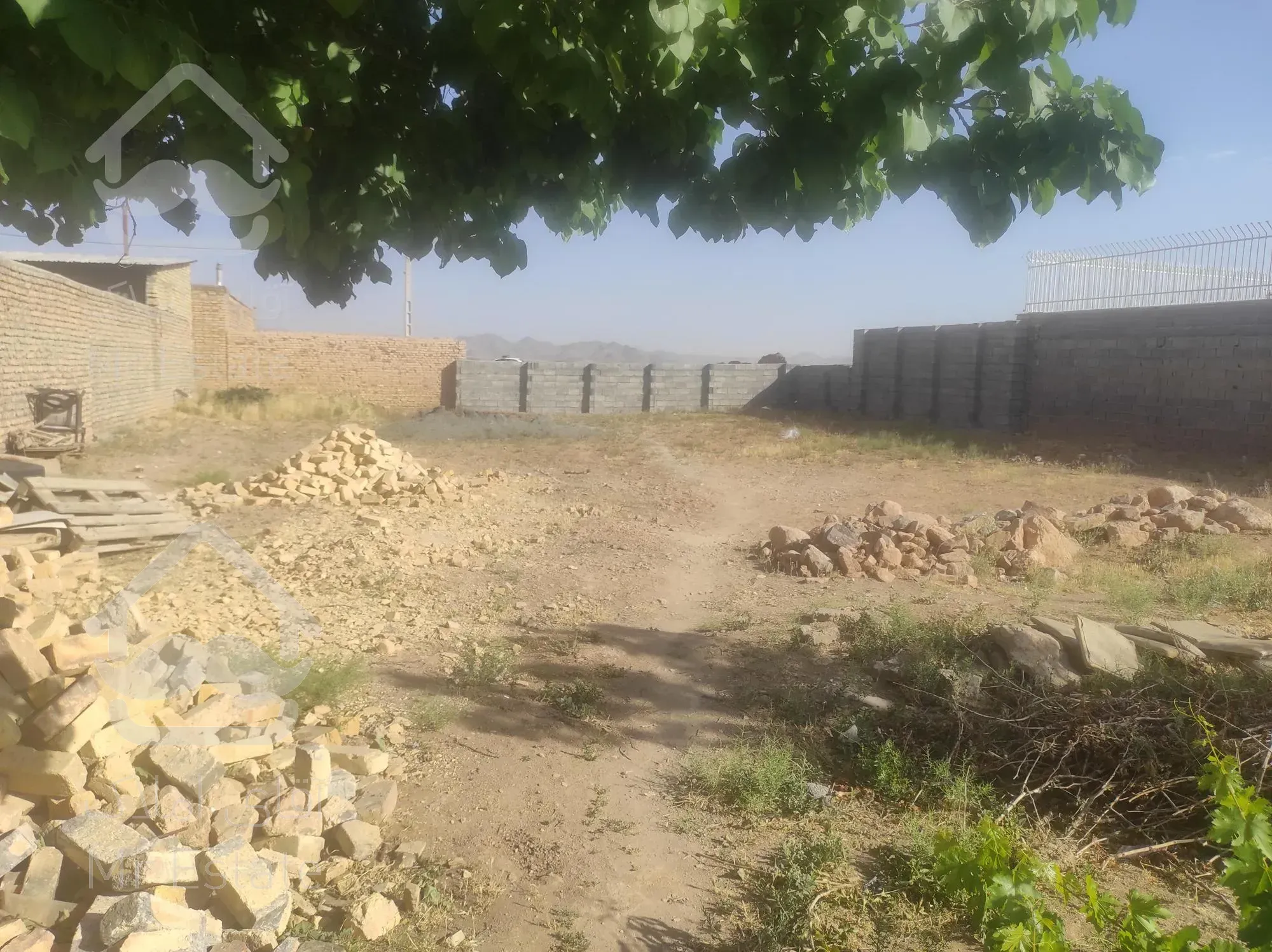 یه قطعه زمین شهر کارچان