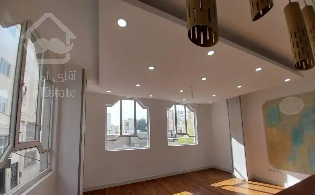 ۵۱مترروبنما+طبقه اول+غرق نور+پارکینگ+سندتکبرگ