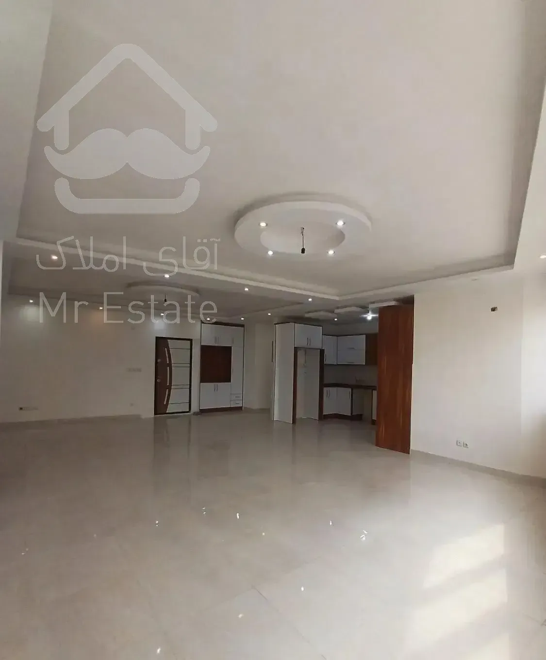 آپارتمان ۱۳۰متری/خوش نقشه وغرق نور/پستک