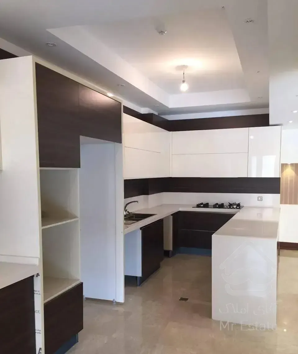 ونک/شیراز جنوبی/آپارتمان ۱۵۰ متر/نوساز بدون مالک