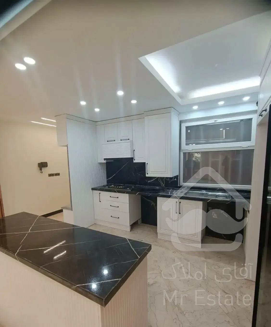 نارمک/۹۴ متر/دو خواب/خوش نقشه/ دو پارکینگ سندی