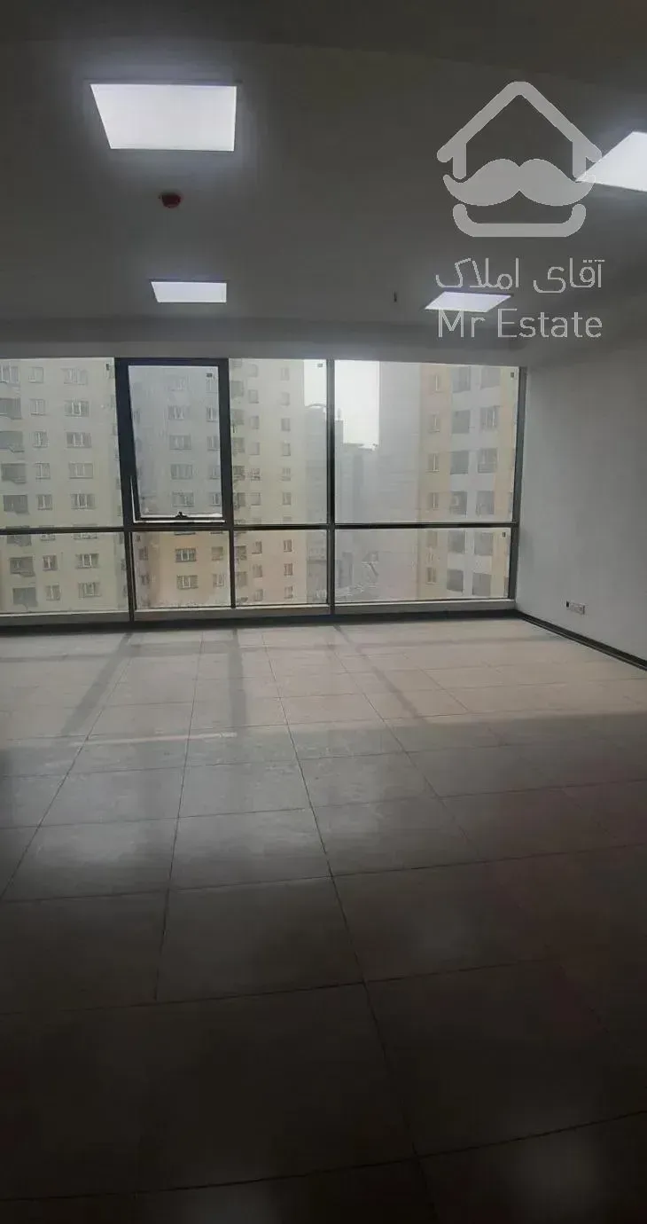 *۷۰متر سند اداری آکادا سنتر جوار دریاچه چیتگر *