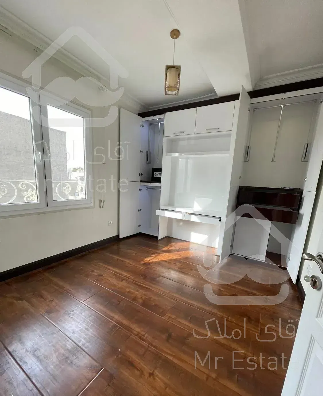 آپارتمان ۱۰۵ متری سکونت ۱۰ ساله  خوش نقشه