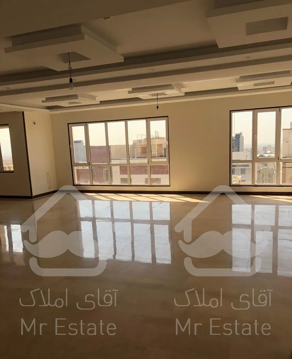 ۲۰۰ متر نوساز ۲ پارکینگ آپادانا