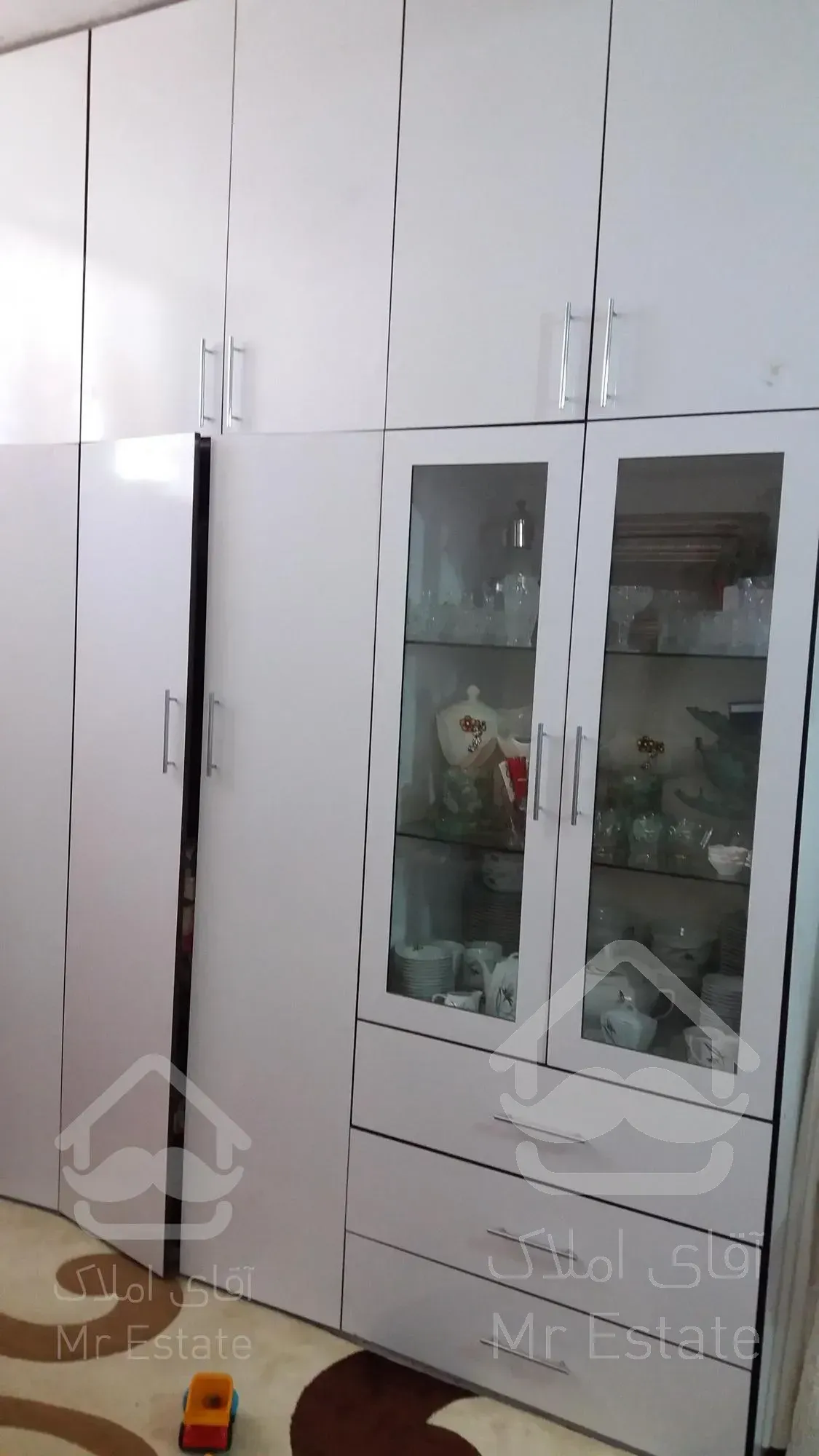 منزل دوطبقه ورودی و سرویسها مجزا