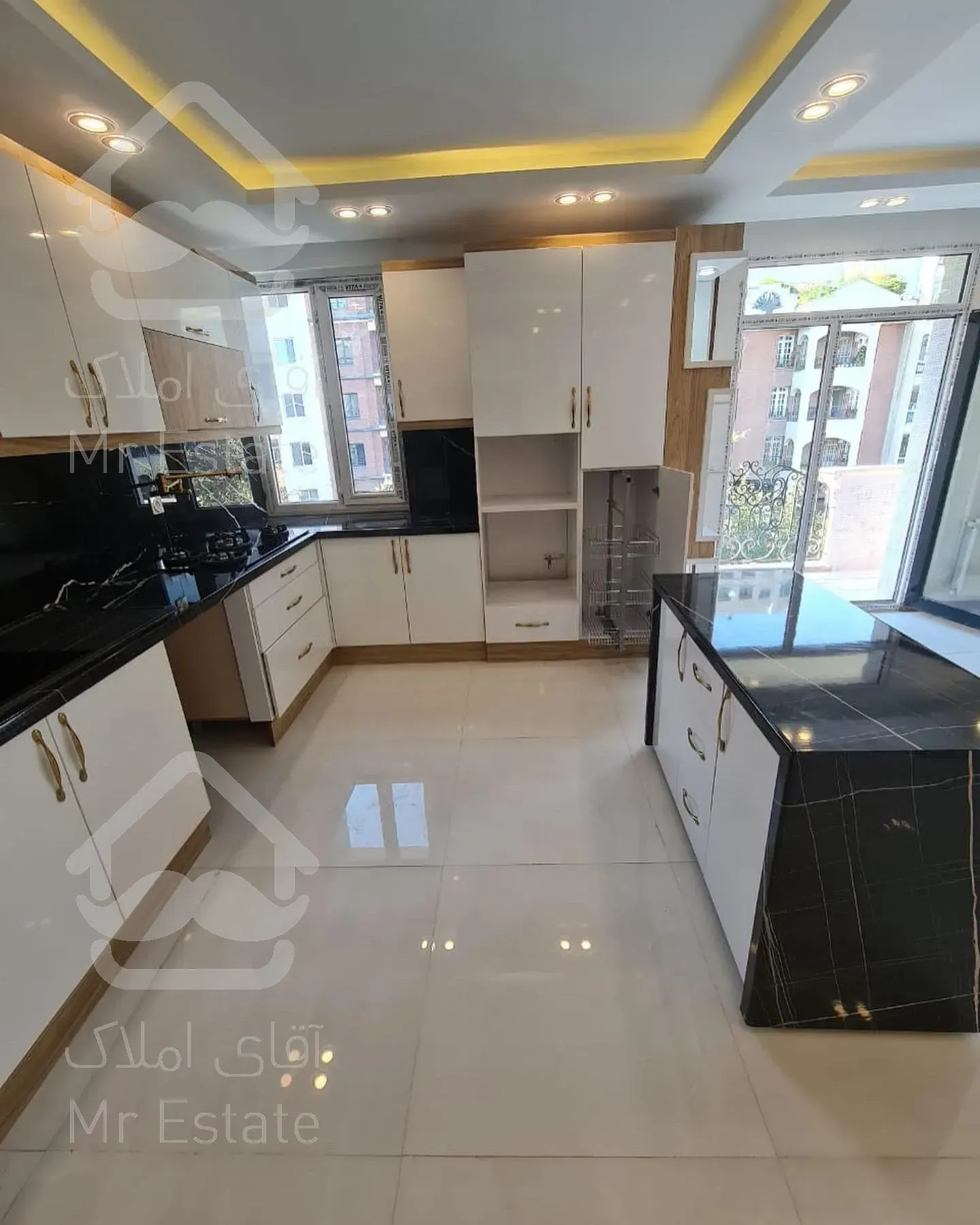 آپارتمان ۱۳۶متری/حوالی میدان کاج