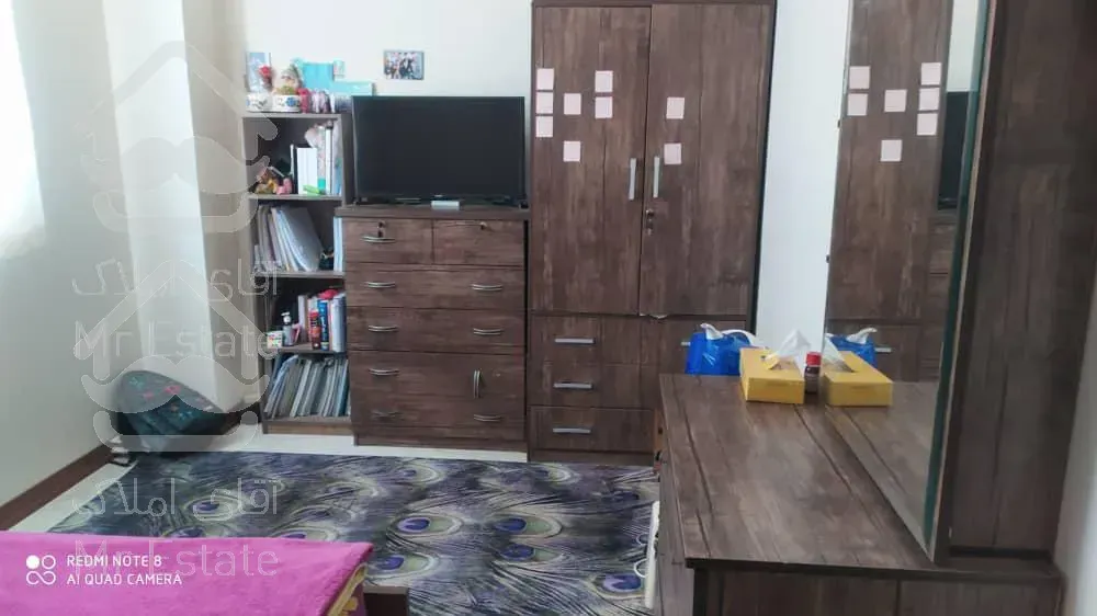 برج مجلل خرازی تمیز،بدون پرتی، غرق در نور