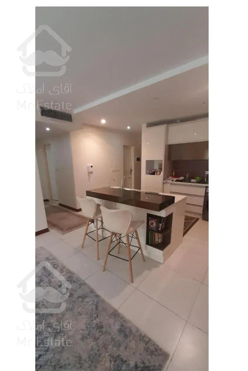 آپارتمان 82 متری 2 خواب غرق در نور