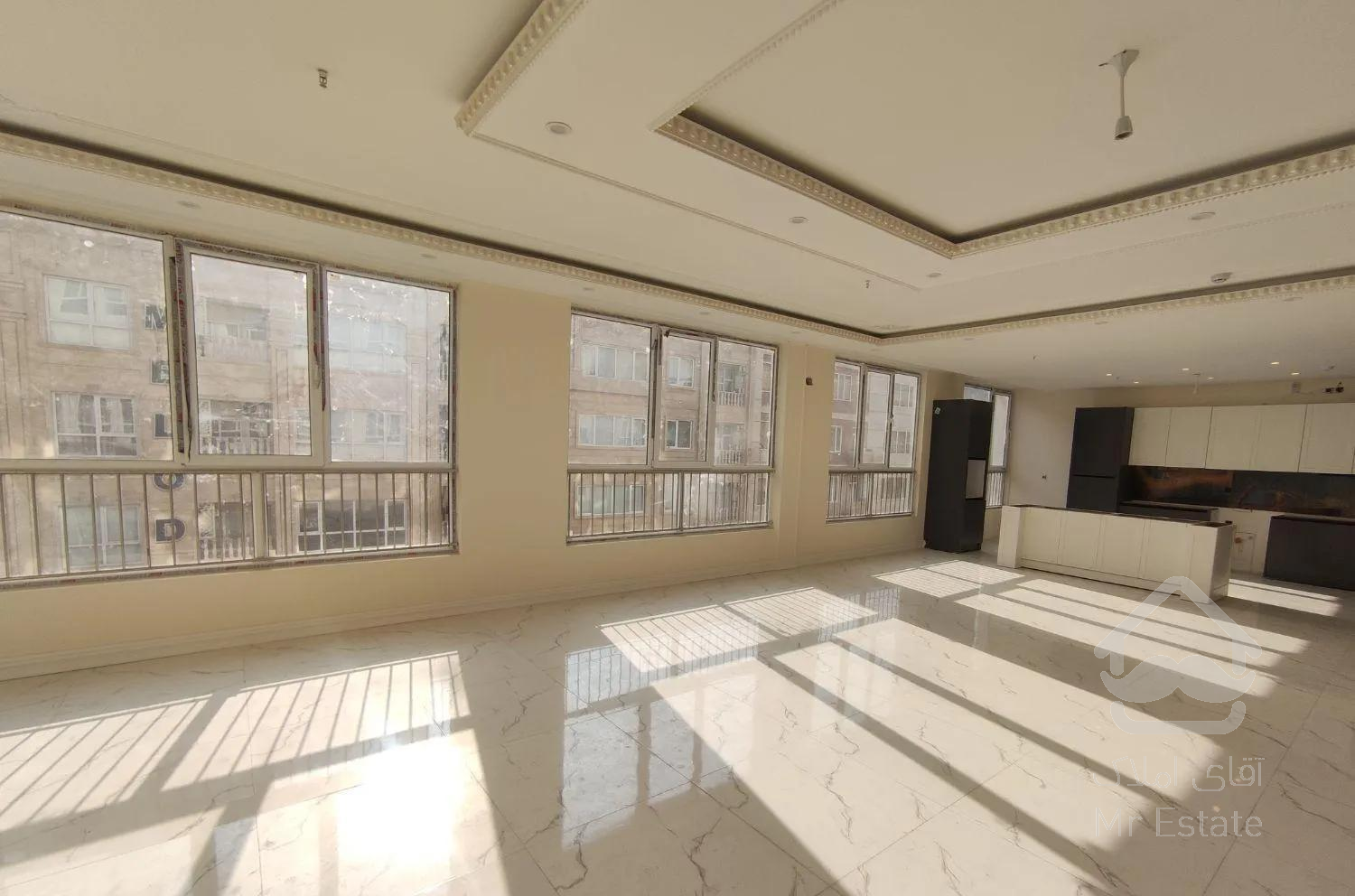 ۱۸۰متر/۳ خواب نورگیر/سند اماده/صفر