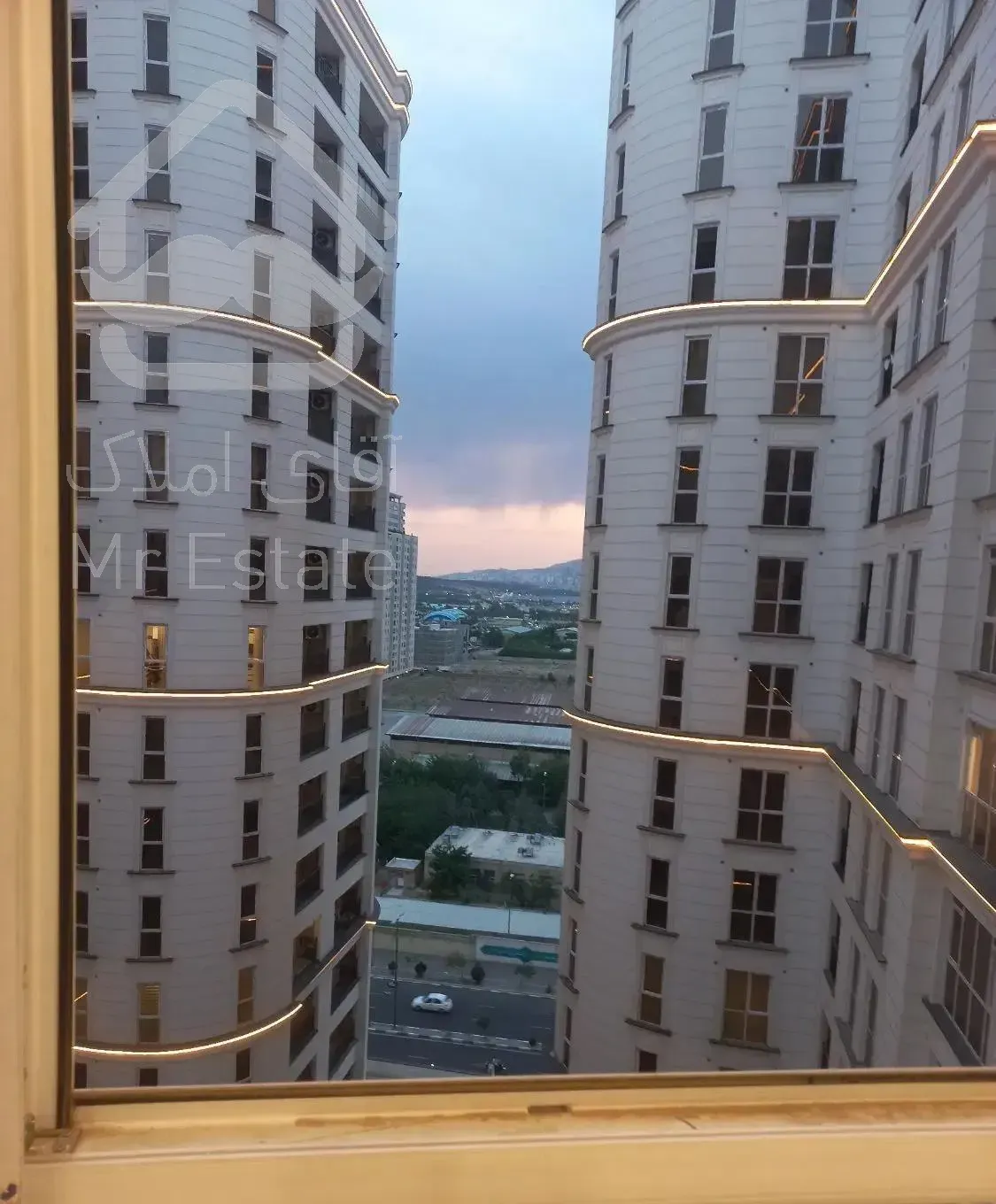 آپارتمان ۱۵۵ متری تاپ لوکیشن دریاچه ایزدیار